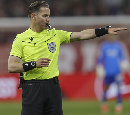 Picture for category Referee